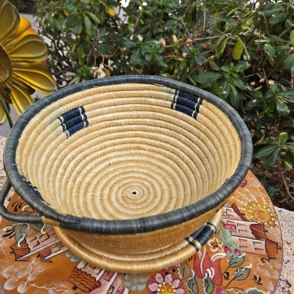Vintage African Hand Woven‎ Coil Basket/Bowl and Trivet Natural Rattan Primitive - Picture 4 of 17